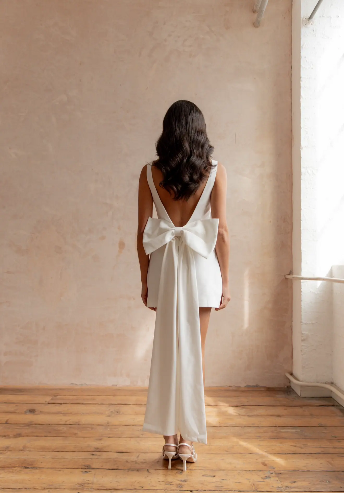 DOVE BOW DRESS WHITE
