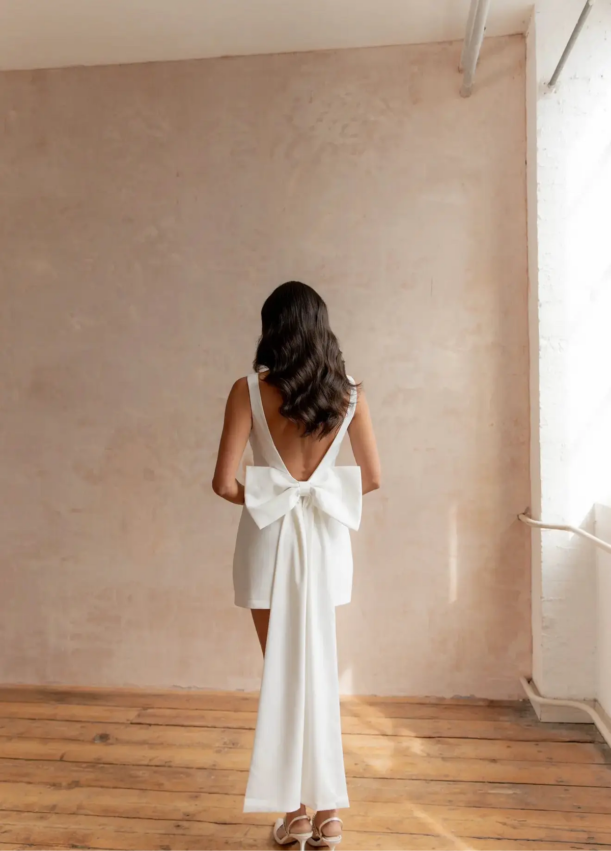 DOVE BOW DRESS WHITE