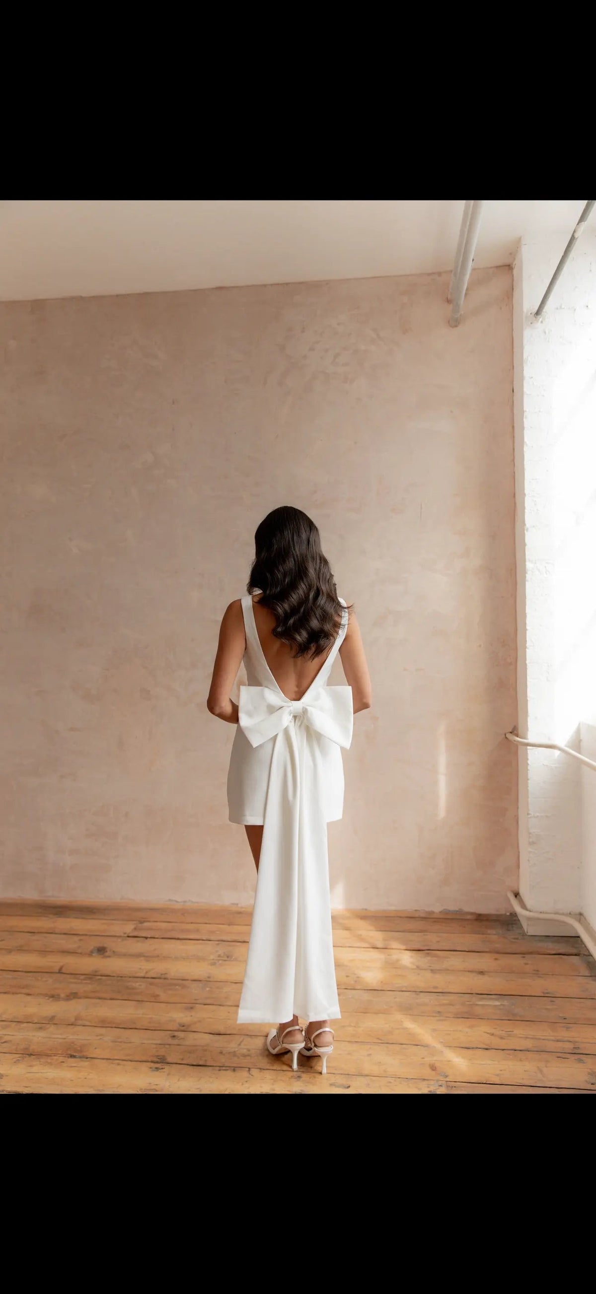 DOVE BOW DRESS WHITE